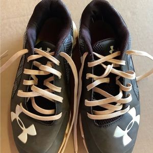 Under armor tennis shoes
